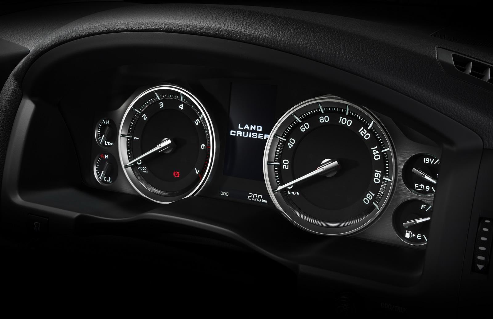 2016 Toyota Land Cruiser Resim Galerisi