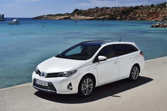 YEN TOYOTA AURS TOURNG SPORTS RESM FOTORAF GALERS