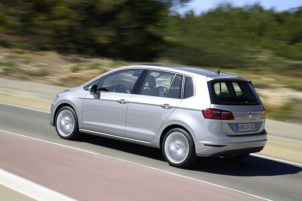 YEN VOLKSWAGEN GOLF SPORTSVAN DETAYLI RESM GALERS