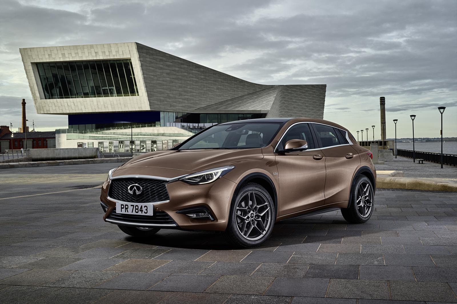 2016 Infiniti Q30 Resim Galerisi