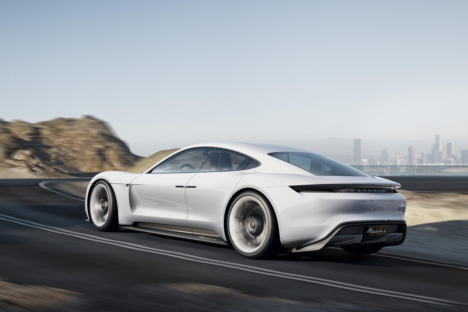Porsche Mission E concept resim galerisi