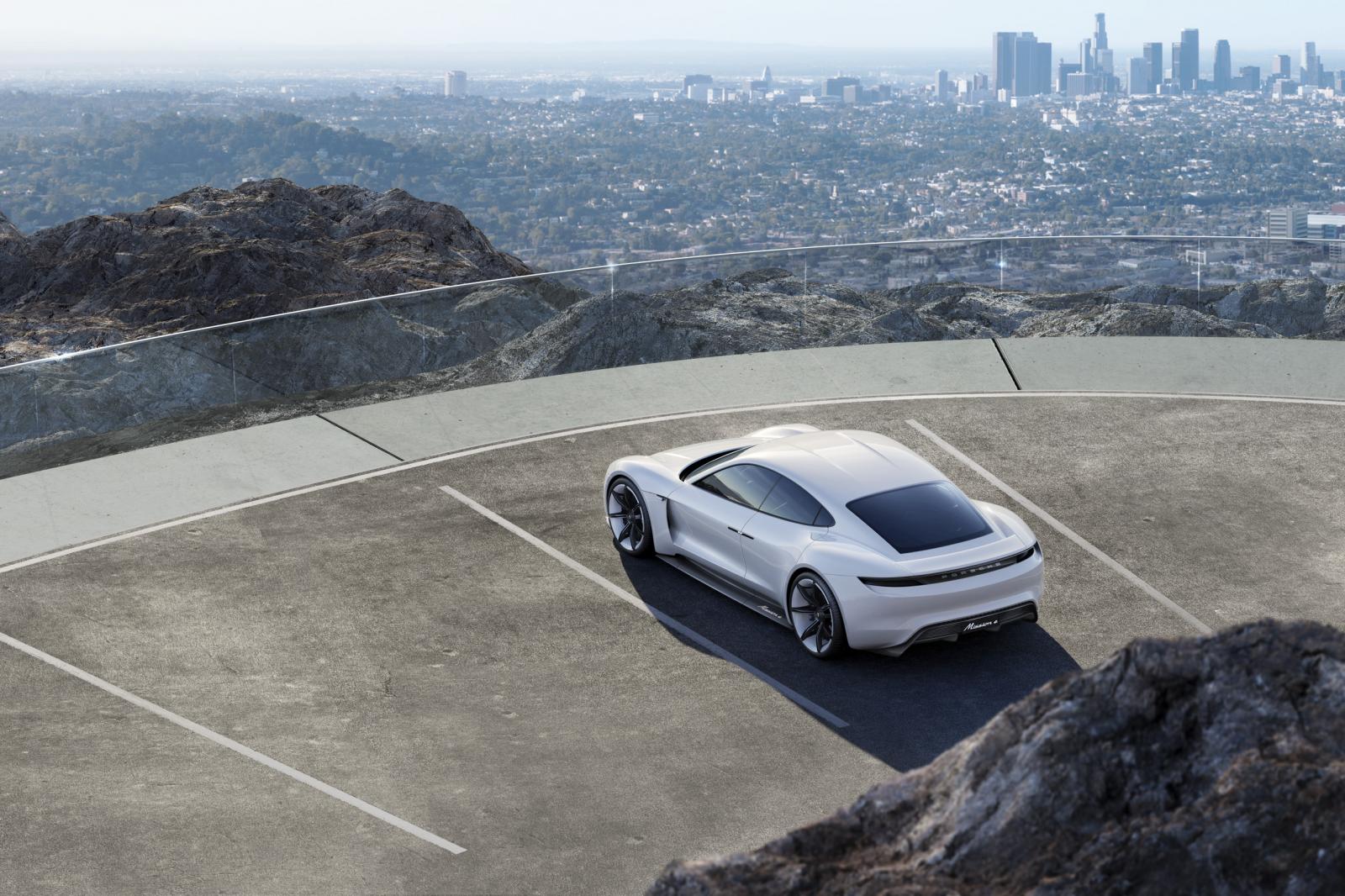 Porsche Mission E concept resim galerisi