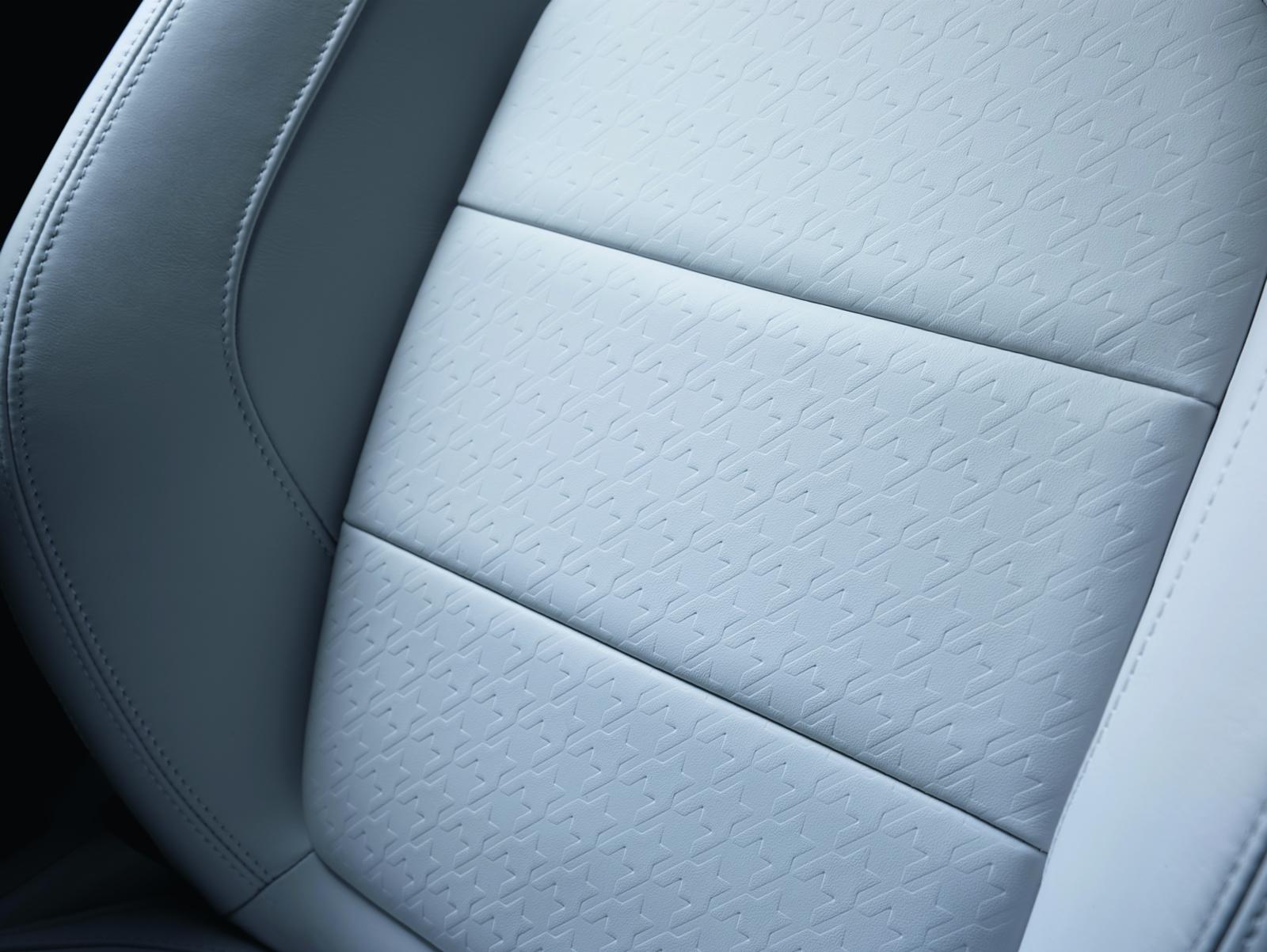 2016 Jaguar F-PACE resim galerisi