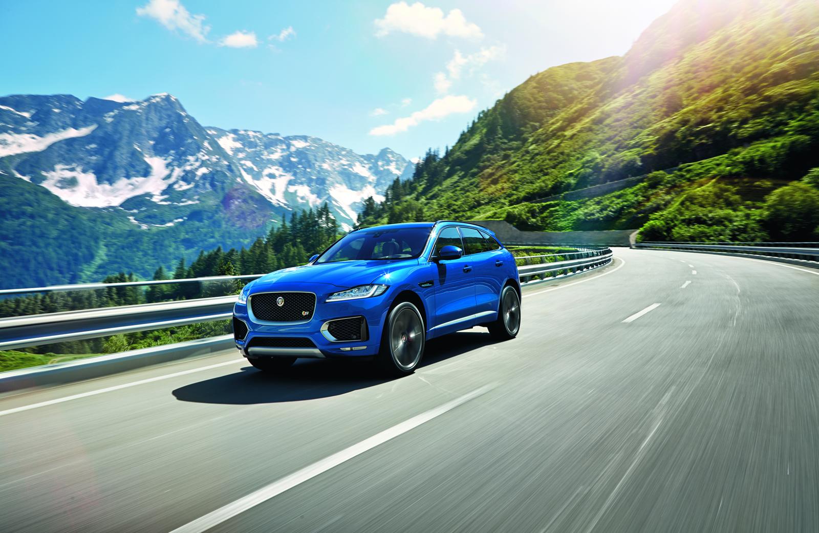 2016 Jaguar F-PACE resim galerisi