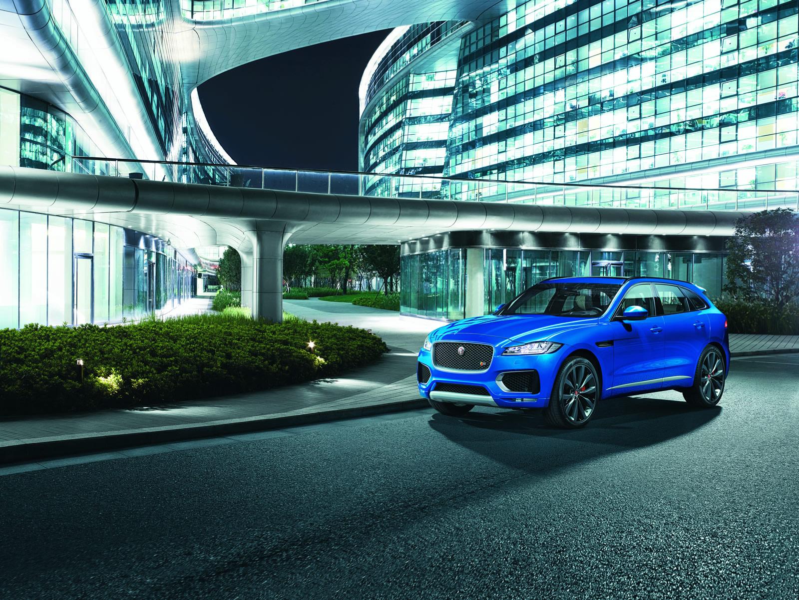 2016 Jaguar F-PACE resim galerisi