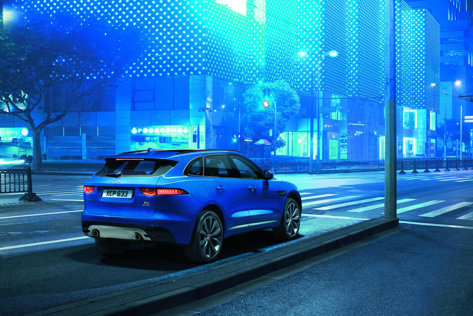 2016 Jaguar F-PACE resim galerisi