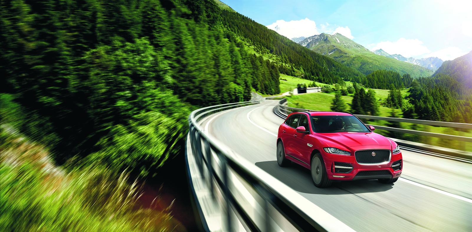2016 Jaguar F-PACE resim galerisi