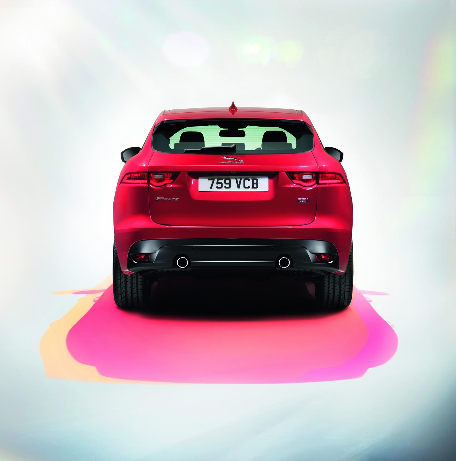 2016 Jaguar F-PACE resim galerisi