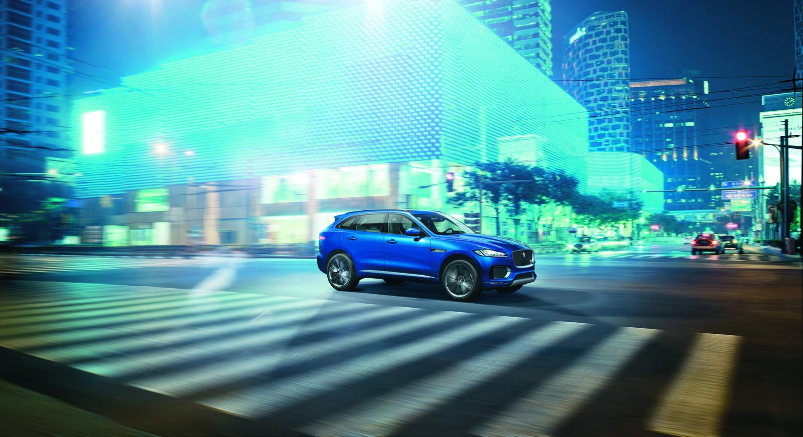 2016 Jaguar F-PACE resim galerisi