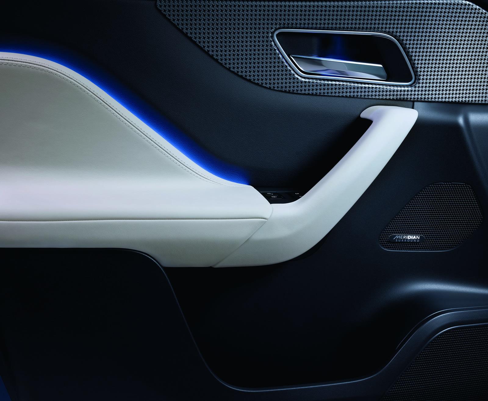 2016 Jaguar F-PACE resim galerisi