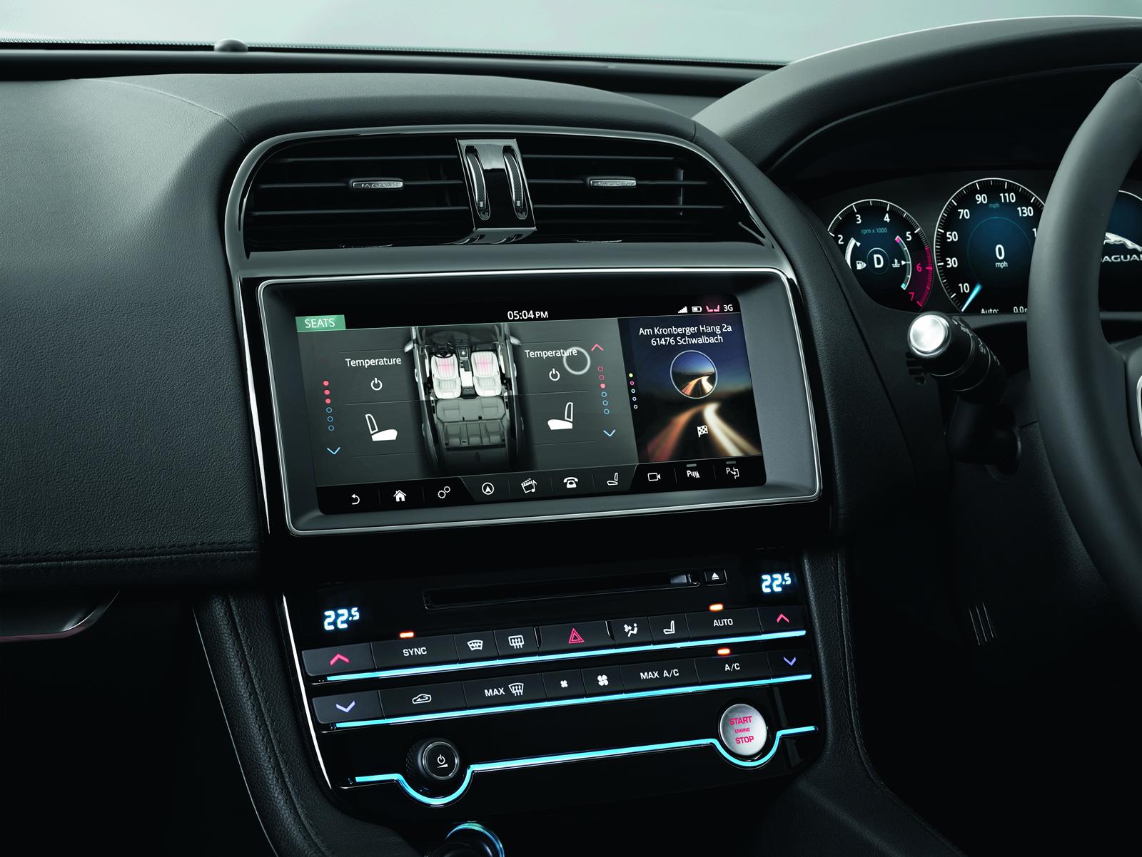 2016 Jaguar F-PACE resim galerisi