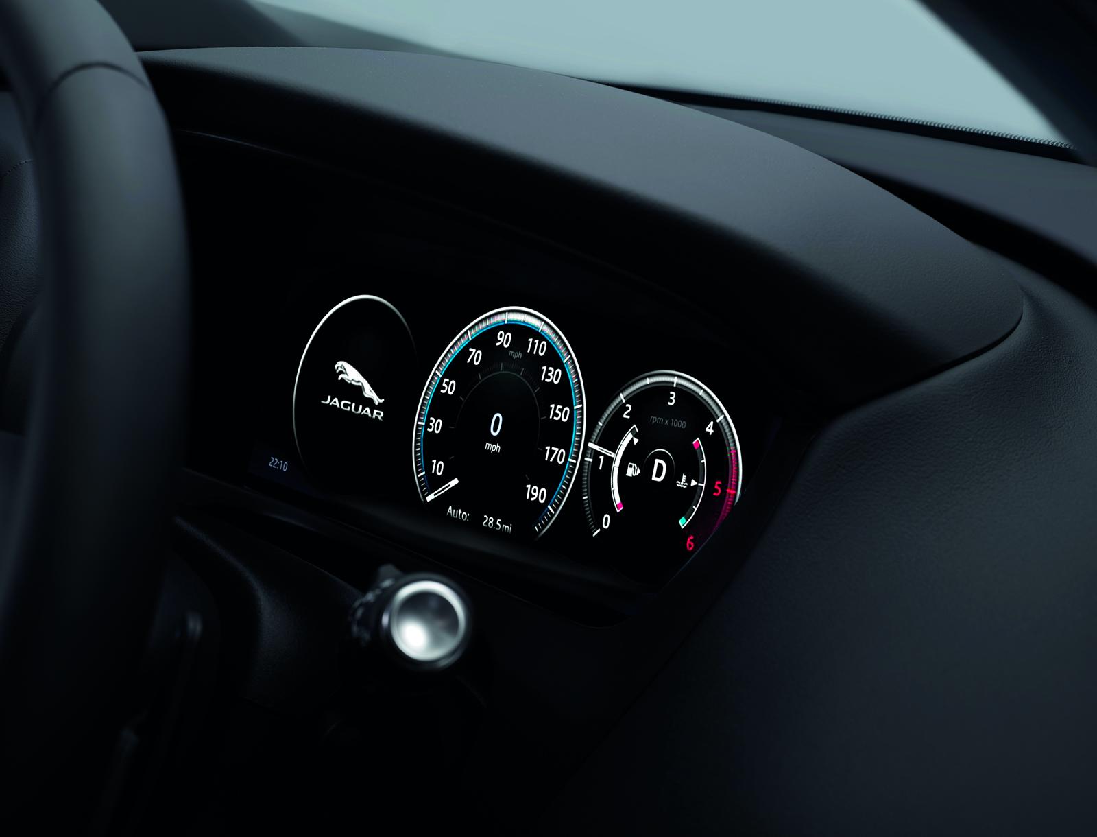 2016 Jaguar F-PACE resim galerisi