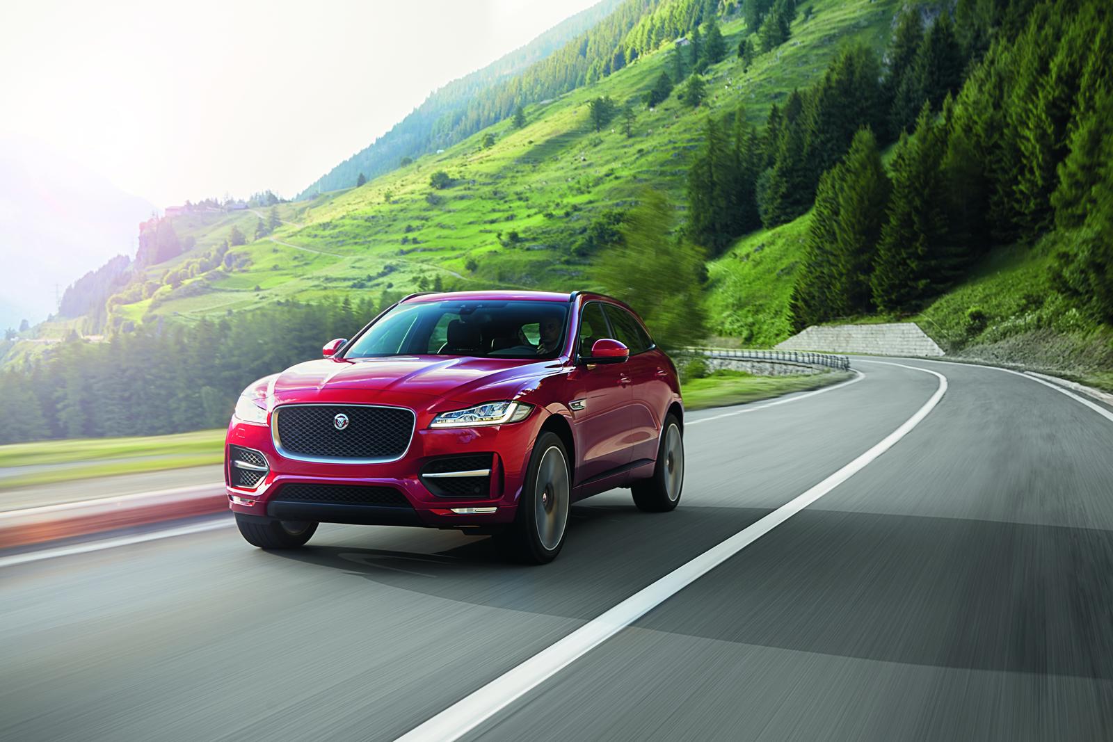 2016 Jaguar F-PACE resim galerisi