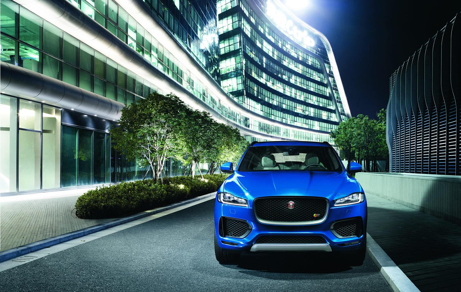 2016 Jaguar F-PACE resim galerisi