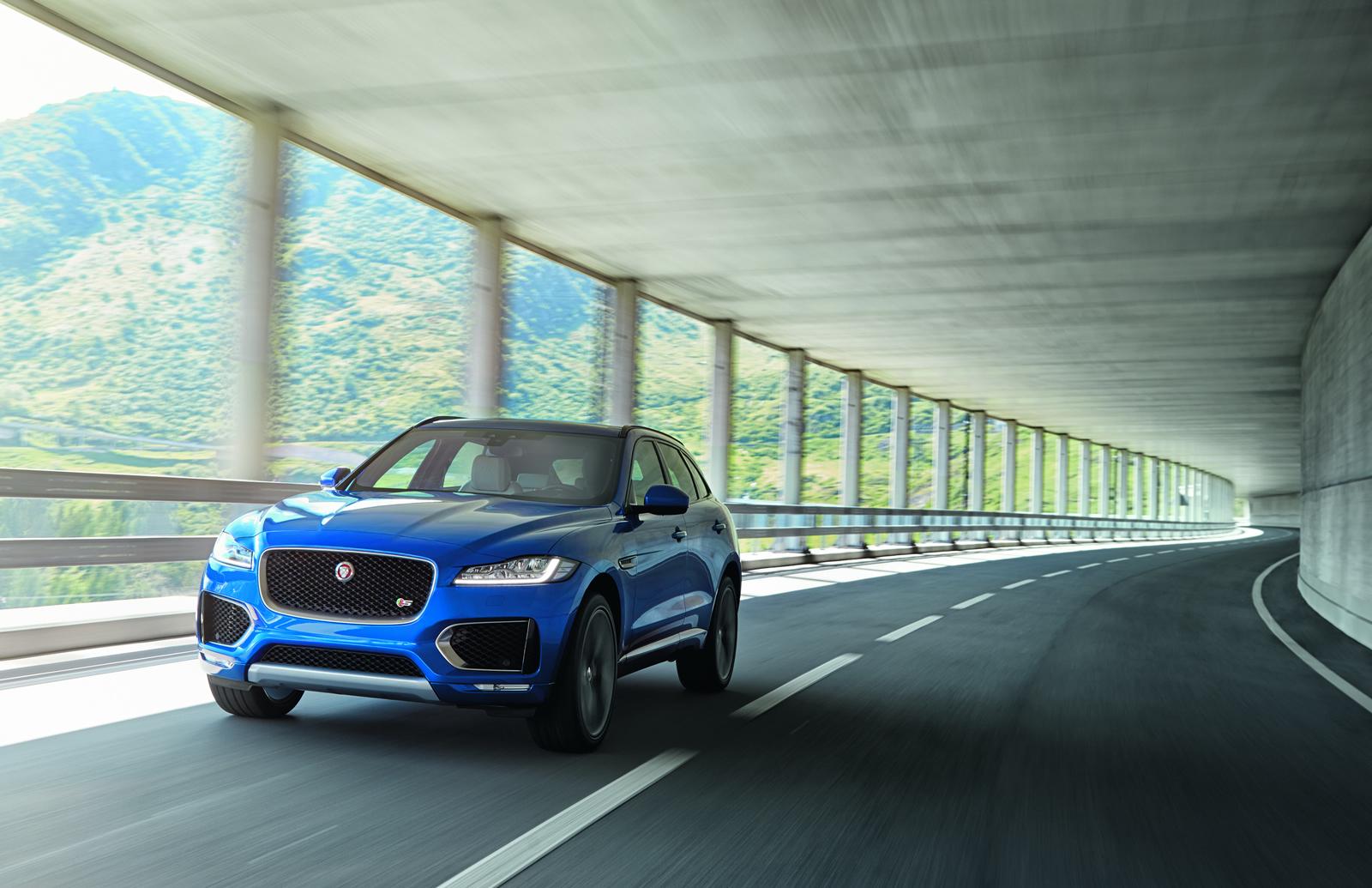 2016 Jaguar F-PACE resim galerisi