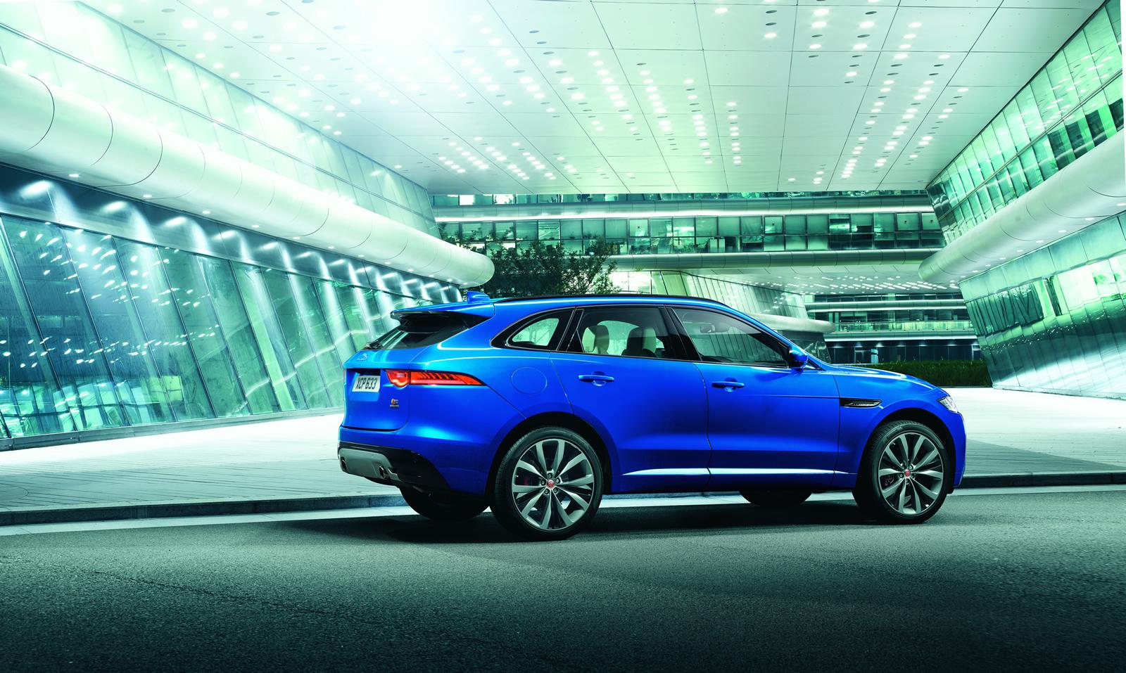 2016 Jaguar F-PACE resim galerisi