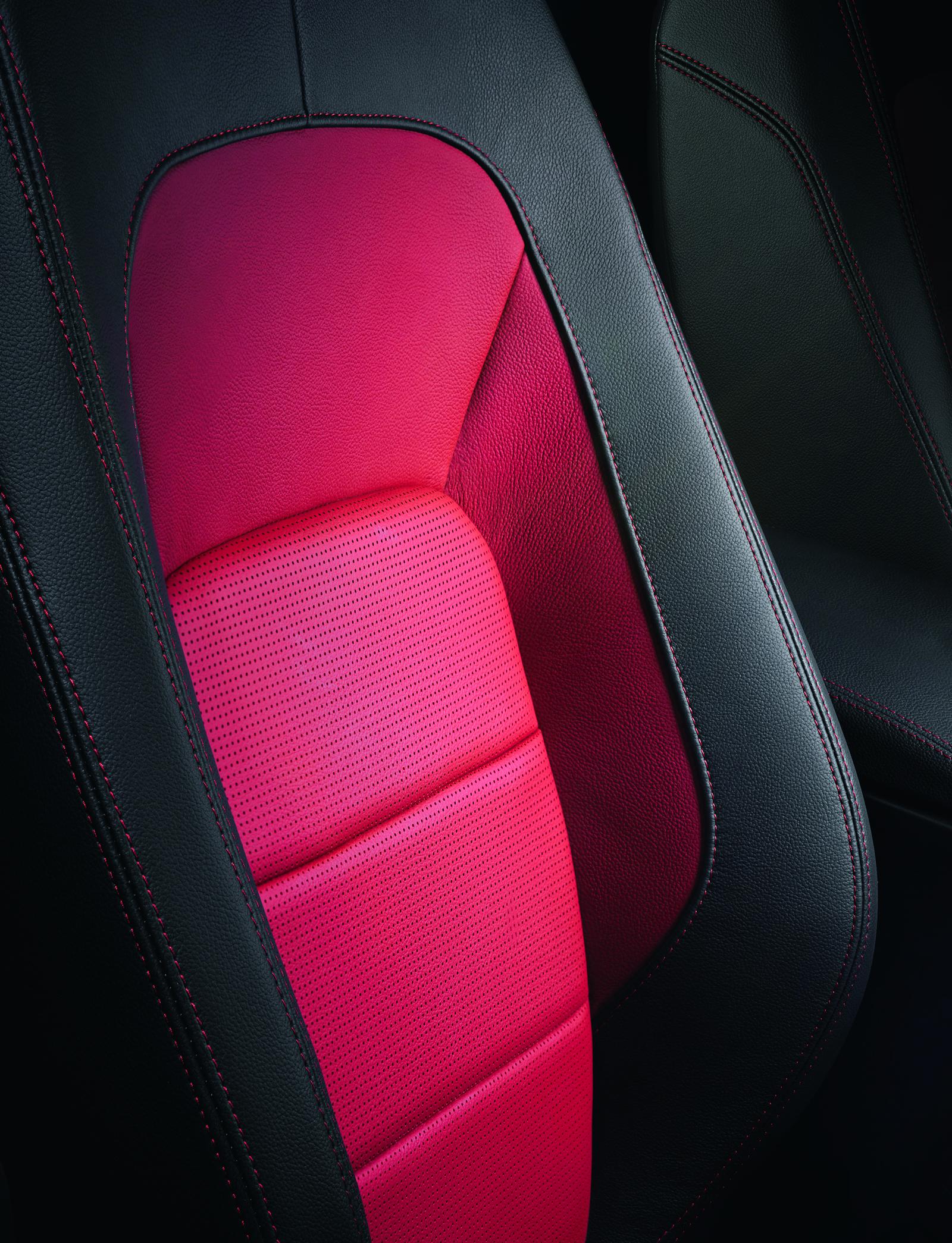 2016 Jaguar F-PACE resim galerisi