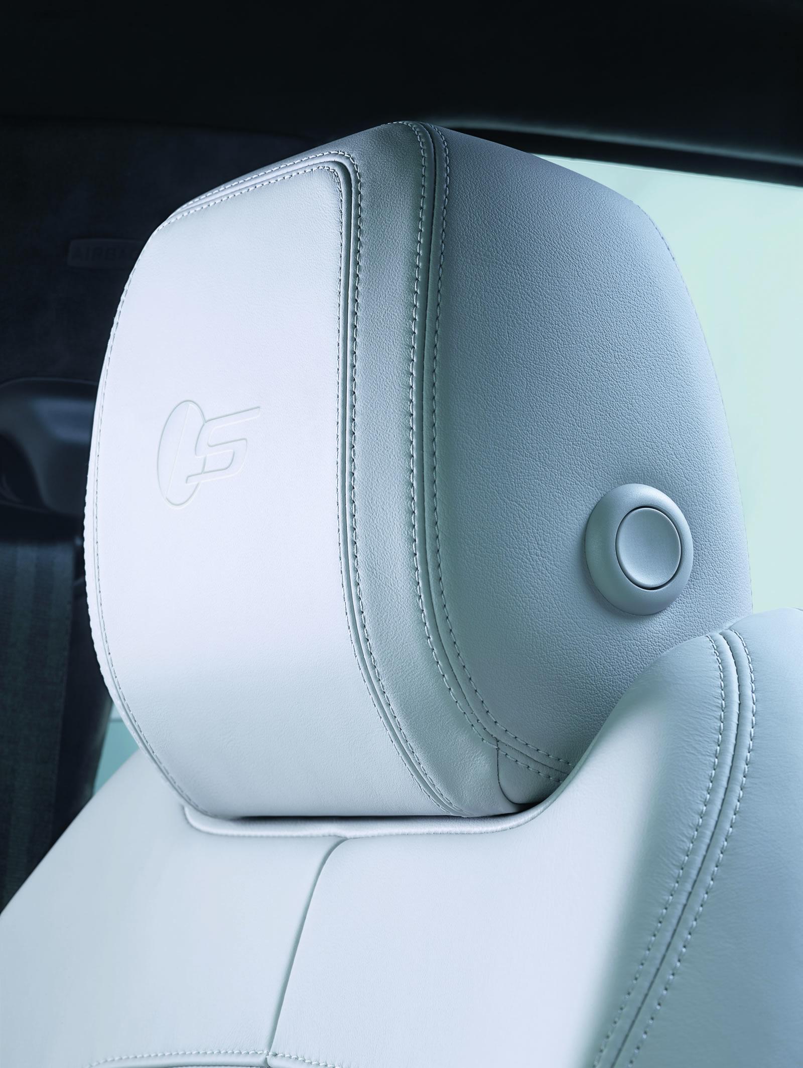 2016 Jaguar F-PACE resim galerisi