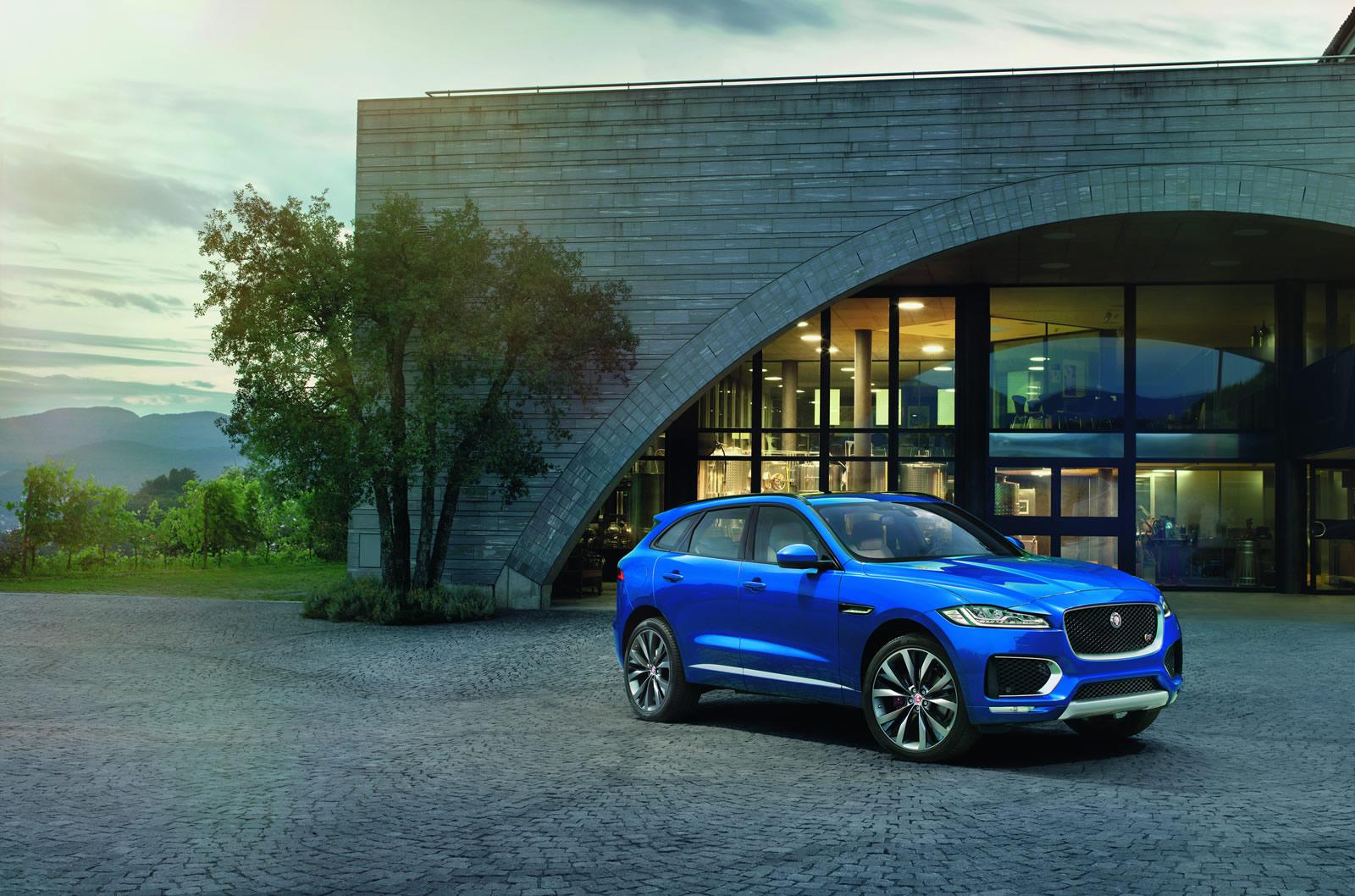 2016 Jaguar F-PACE resim galerisi