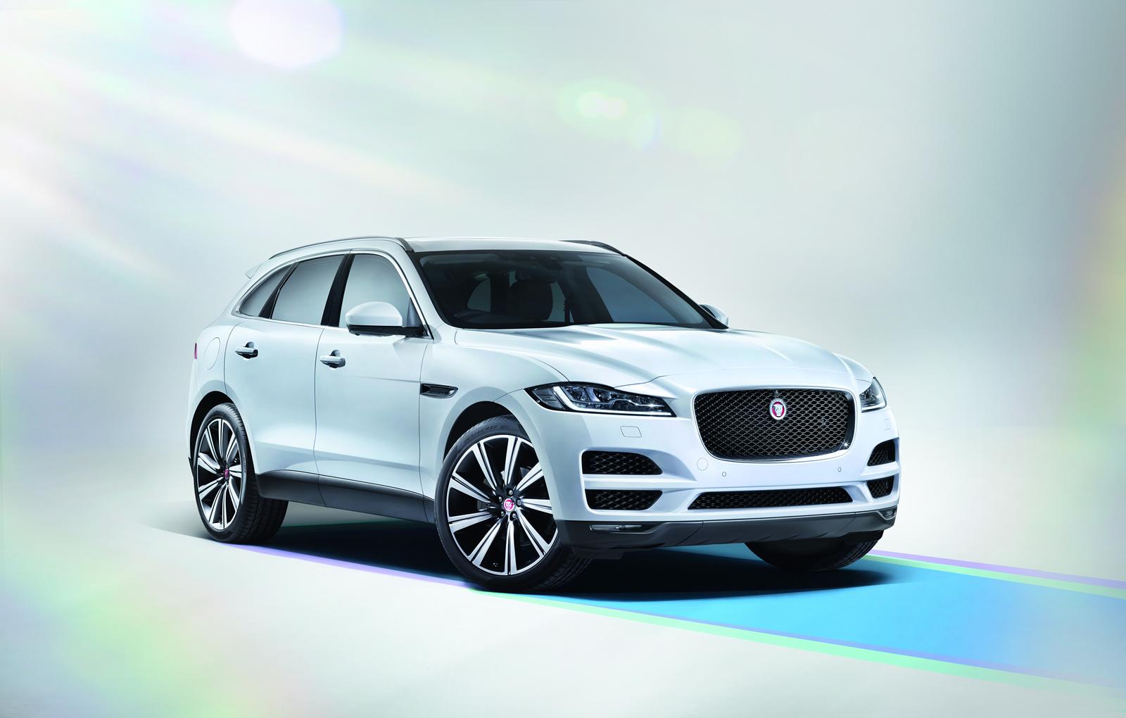 2016 Jaguar F-PACE resim galerisi