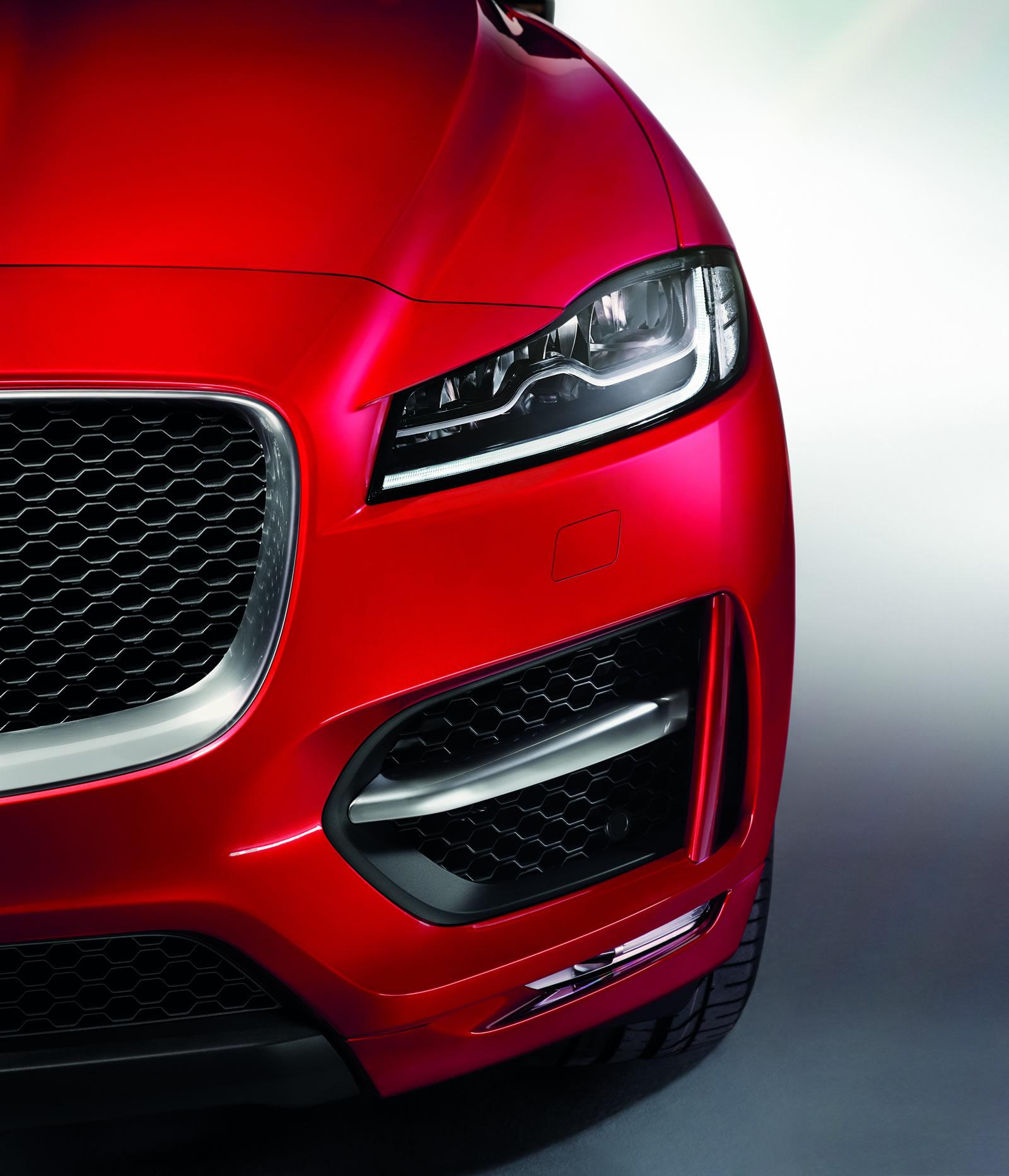 2016 Jaguar F-PACE resim galerisi