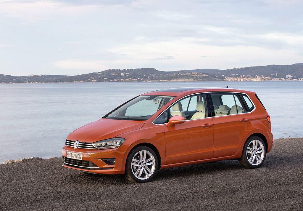 YEN VOLKSWAGEN GOLF SPORTSVAN DETAYLI RESM GALERS