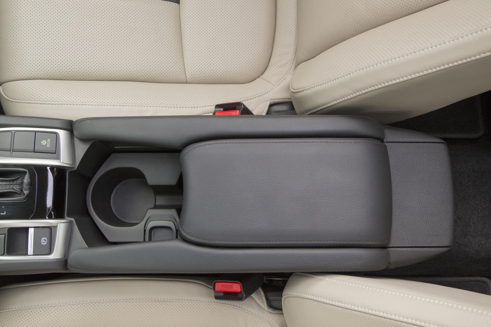 2016 Honda Civic Sedan Amerika Detayl� Resim Galerisi