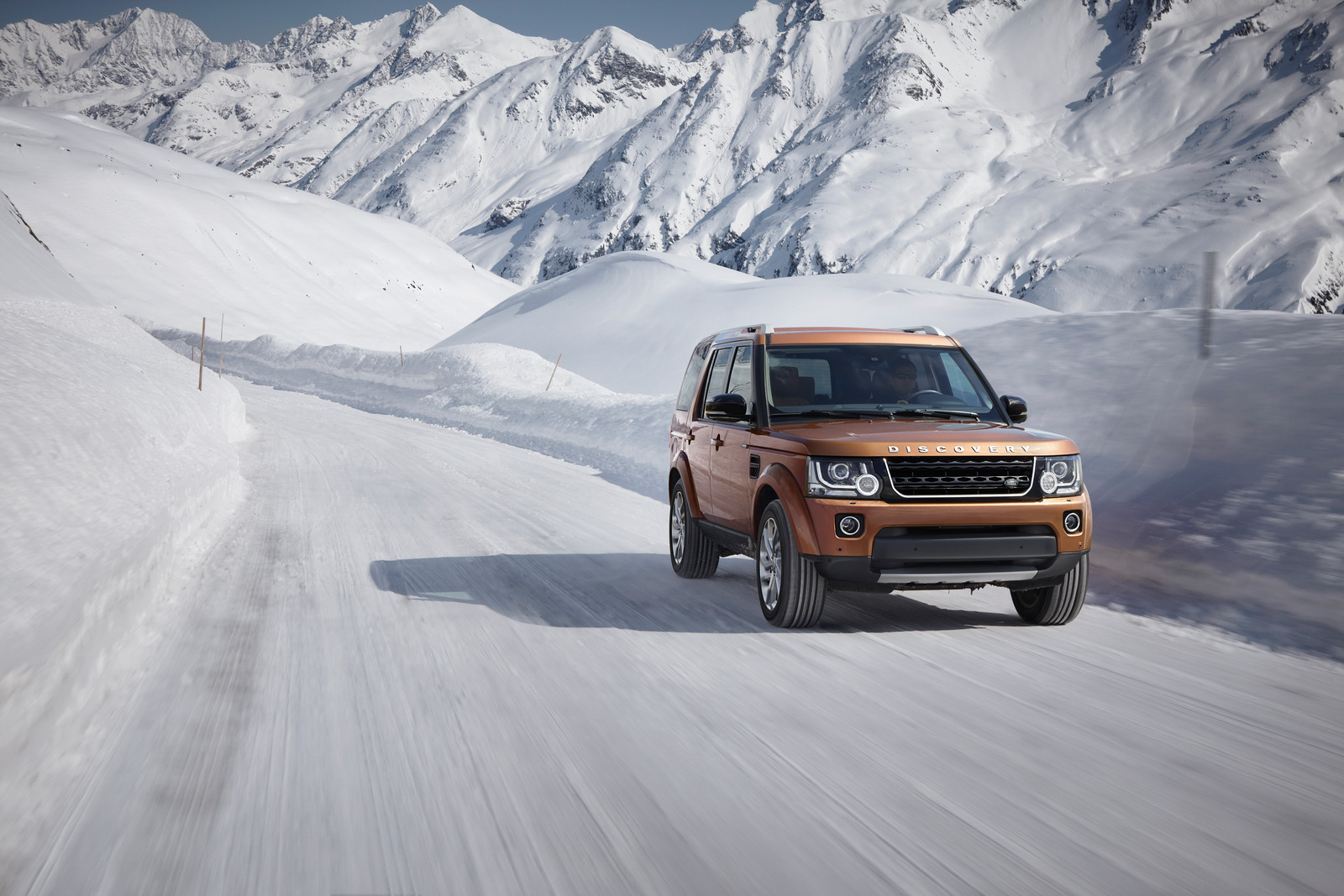 Land Rover Discovery Landmark ve Graphite Editions Resim Galerisi