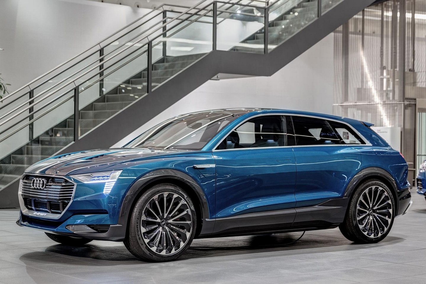 Audi e-tron quattro konsepti canl� resim galerisi
