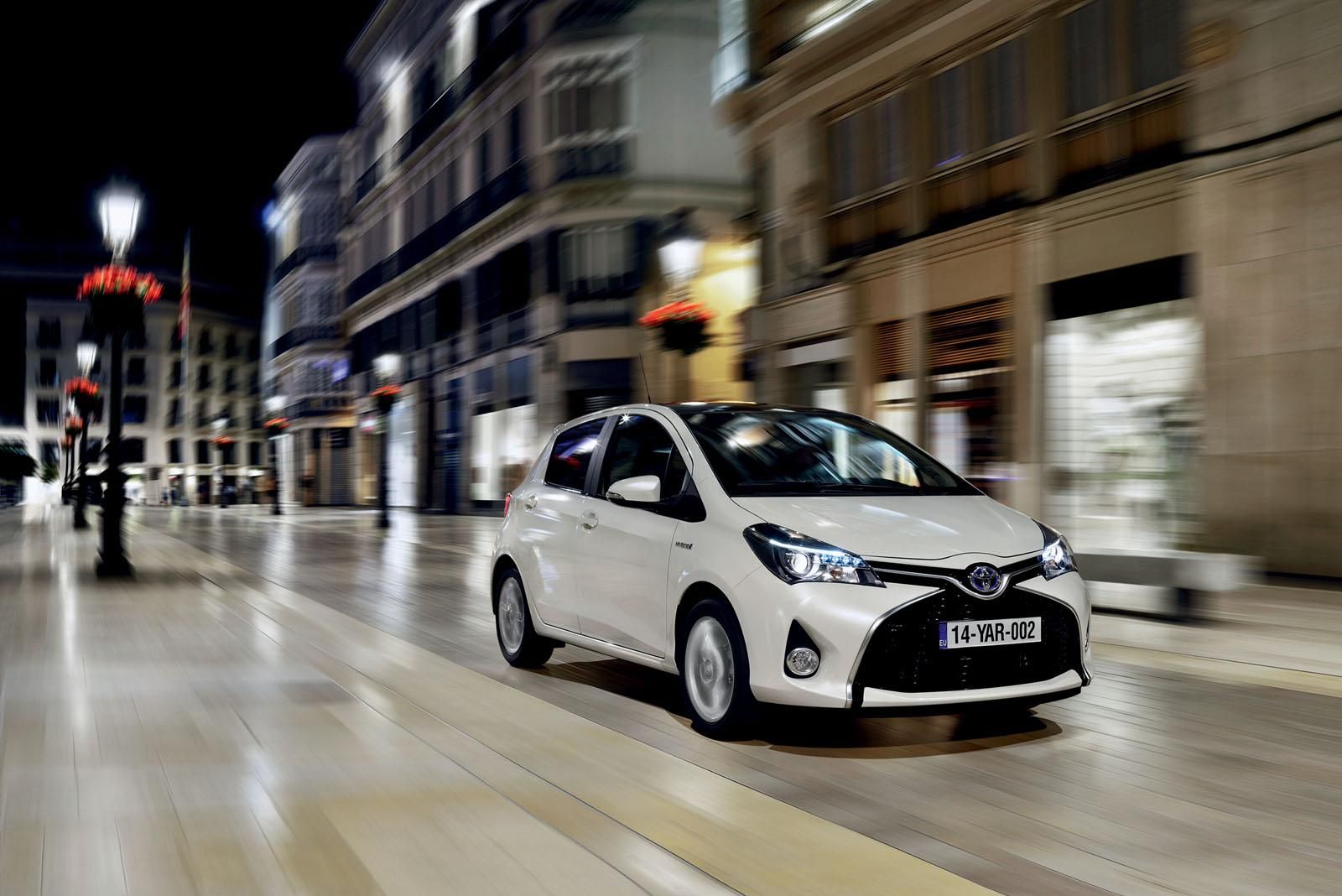 YEN 2015 MAKYAJLI TOYOTA YARS DETAYLI RESM GALERS