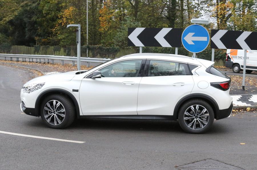 2016 Infiniti QX30 Crossover Kamuflajl� Resim Galerisi