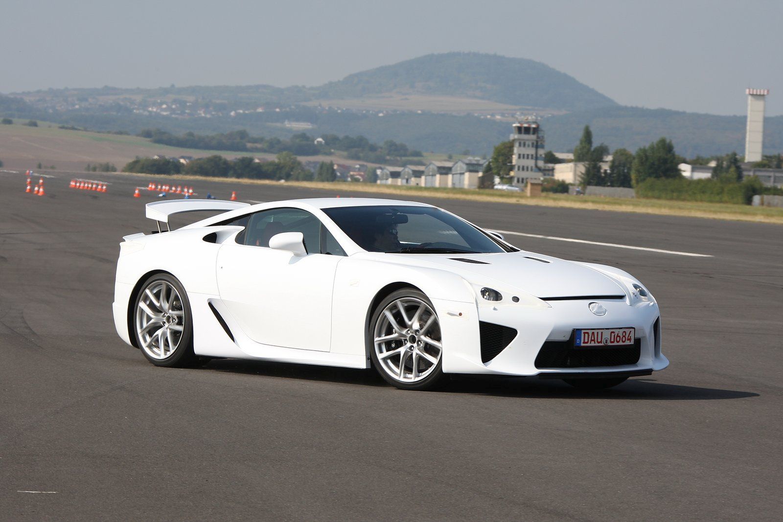 LEXUS LFA GALER