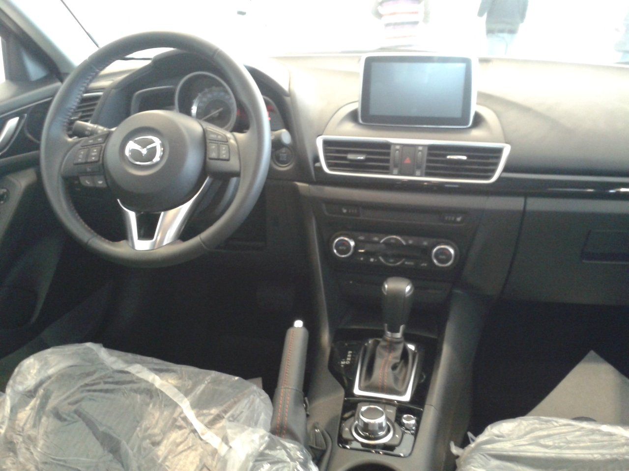 YEN NESL 2014 MAZDA 3 TRKYE'DE RESM GALERS