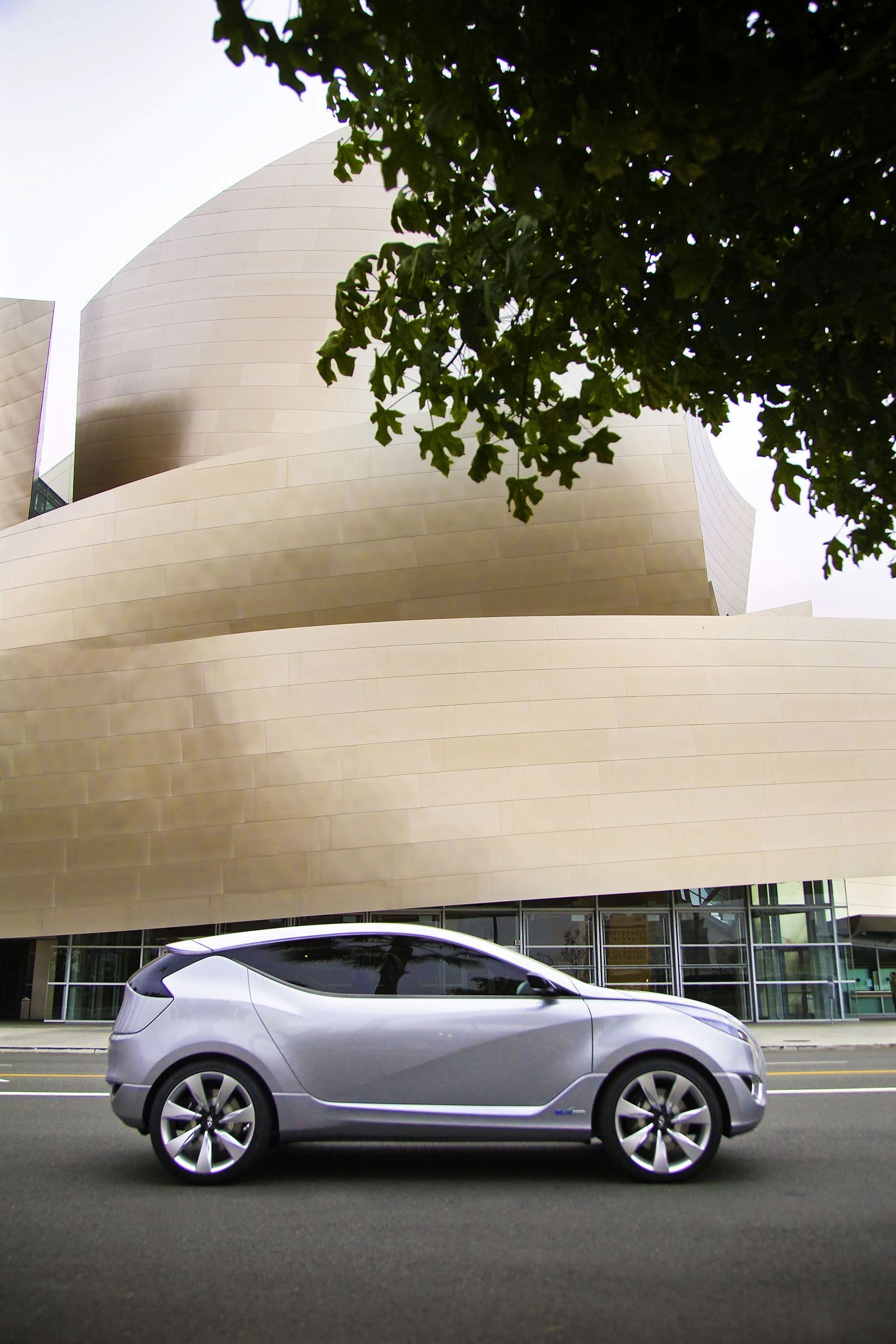 HYUNDA NUVS CONCEPT GALER