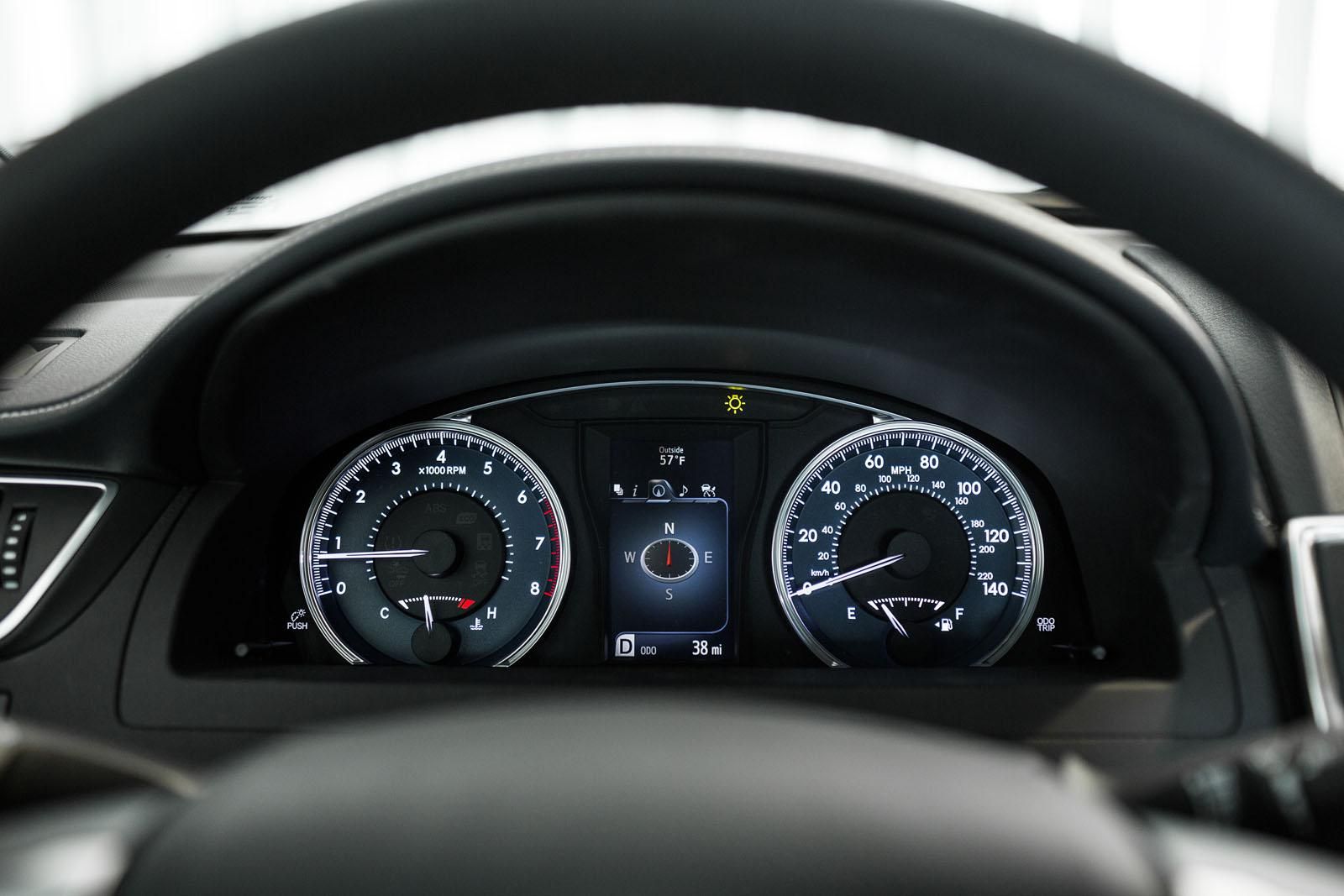 YEN 2015 TOYOTA CAMRY AMERKAN VERSYON RESM GALERS