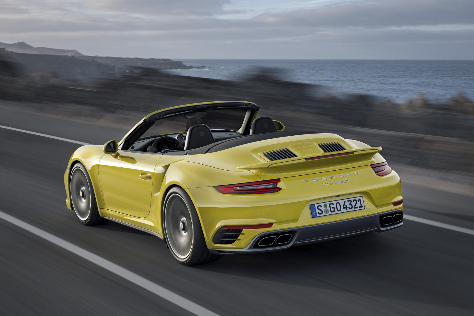 2016 Porsche 911 Turbo ve Turbo S Resim Galerisi