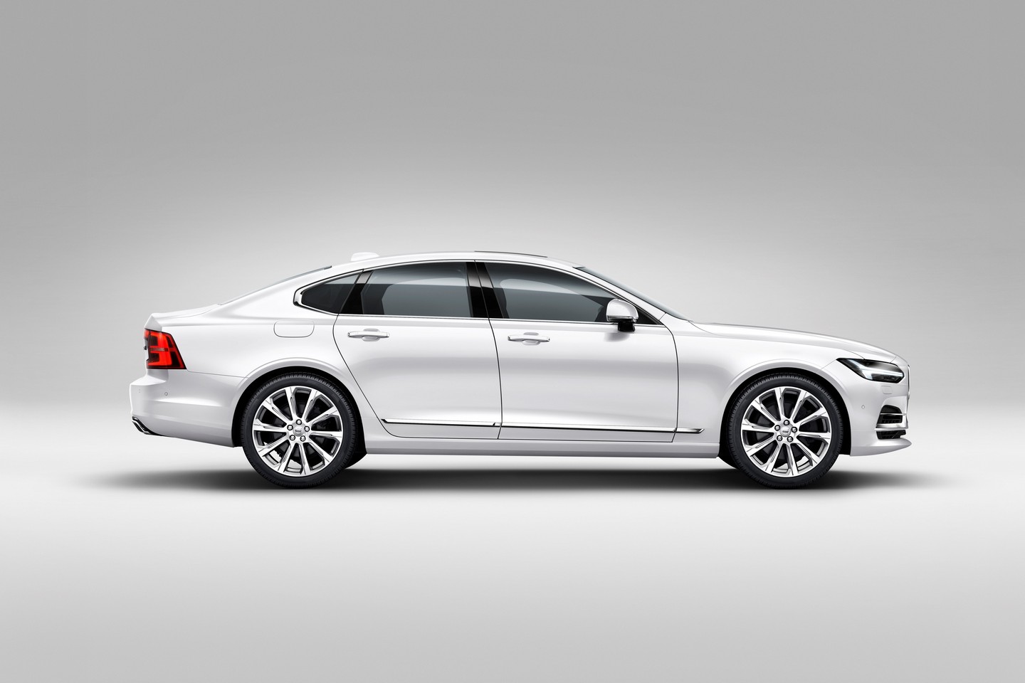 Yeni 2016 Volvo S90 �lk Resim Galerisi