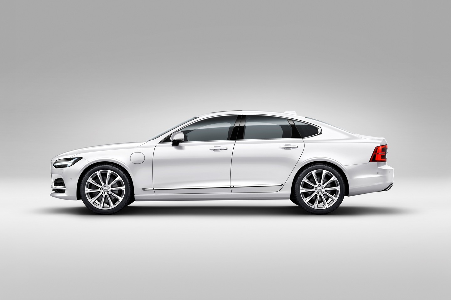 Yeni 2016 Volvo S90 �lk Resim Galerisi