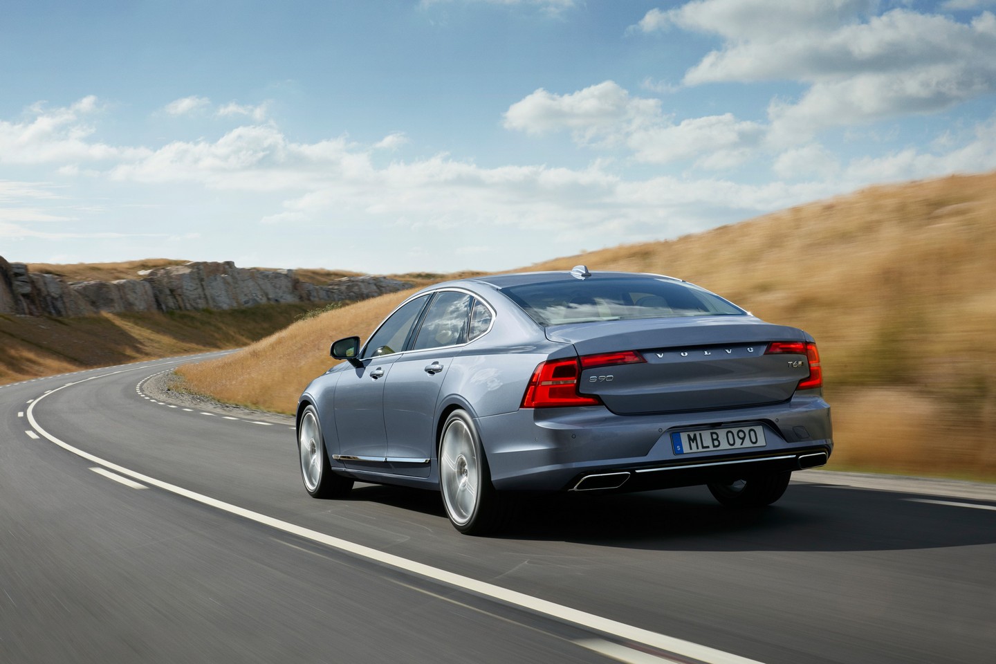 Yeni 2016 Volvo S90 �lk Resim Galerisi
