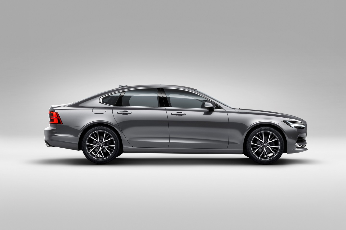 Yeni 2016 Volvo S90 �lk Resim Galerisi