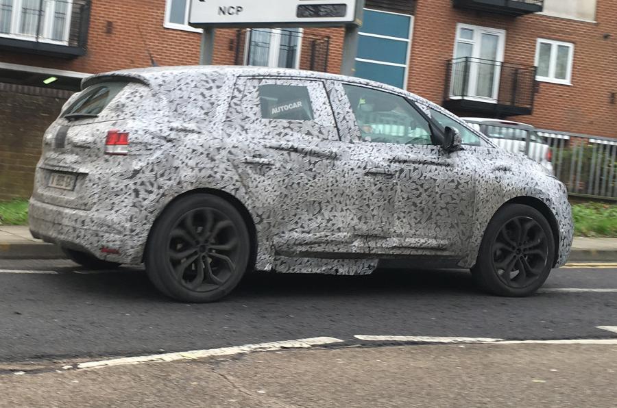 2016 Renault Scenic �lk Kamuflajl� Resim Galerisi