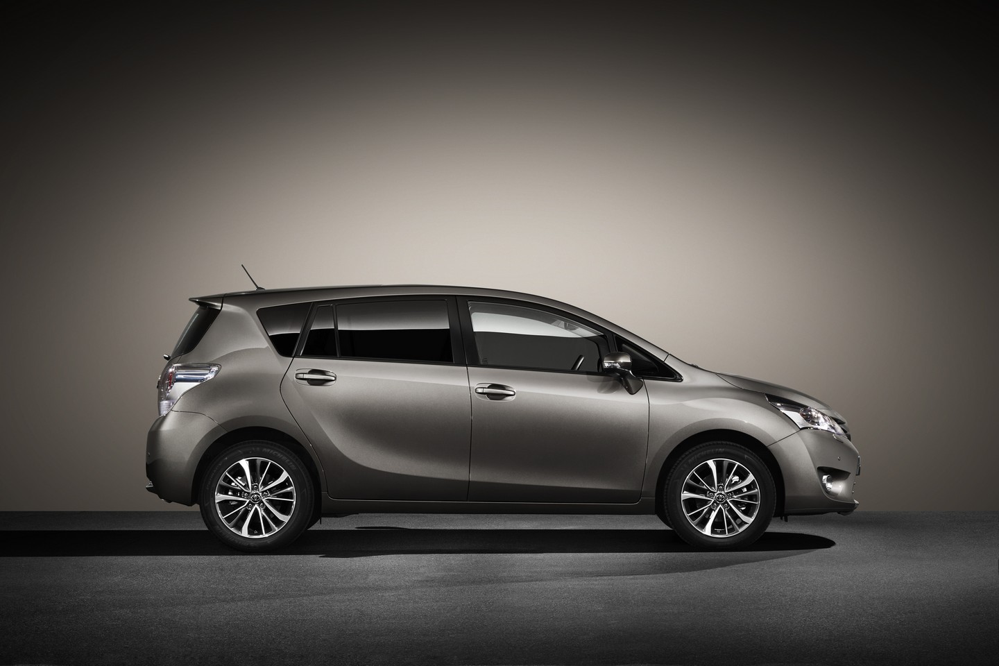 2016 Toyota Verso Resim Galerisi