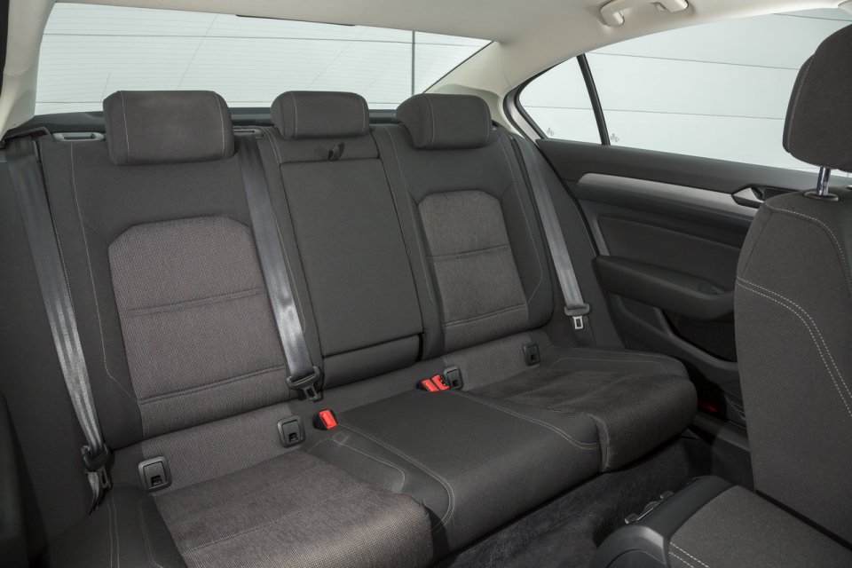 VW Passat vs Renault Talisman Resim Galerisi