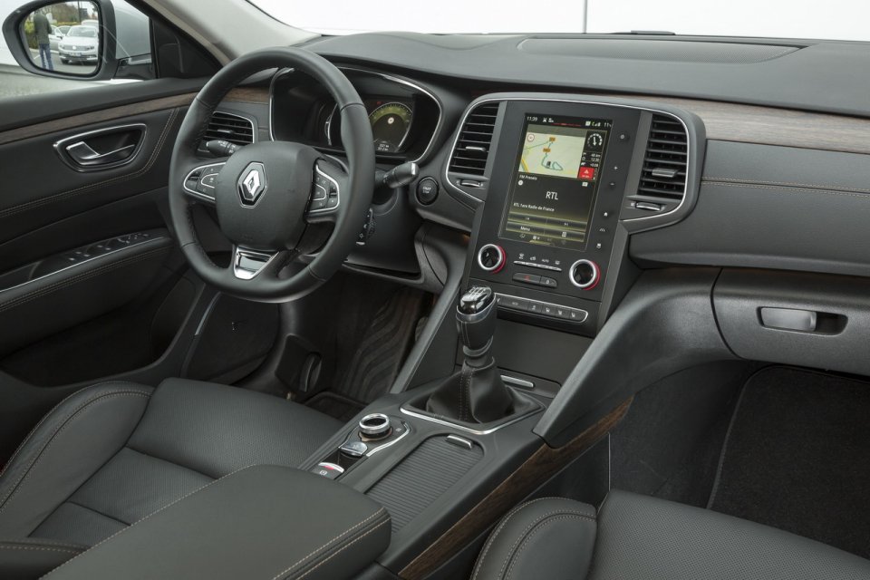 VW Passat vs Renault Talisman Resim Galerisi