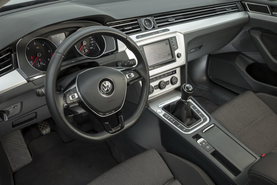 VW Passat vs Renault Talisman Resim Galerisi