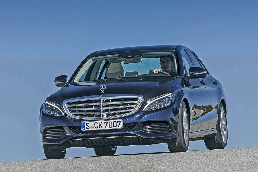 YEN MERCEDES C SERS AVRUPA YOLLARINDA RESM GALERS