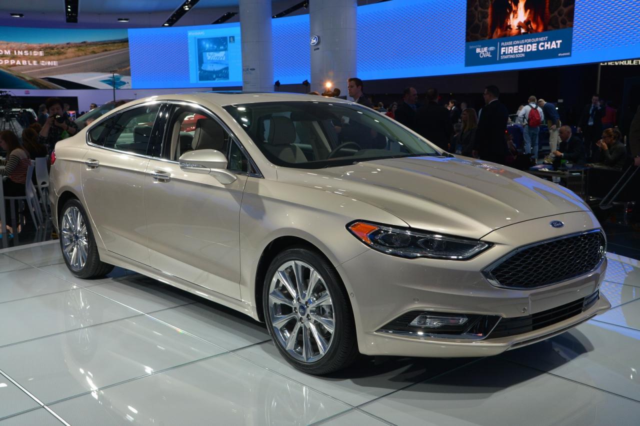2017 Ford Fusion Naias Resim Galerisi