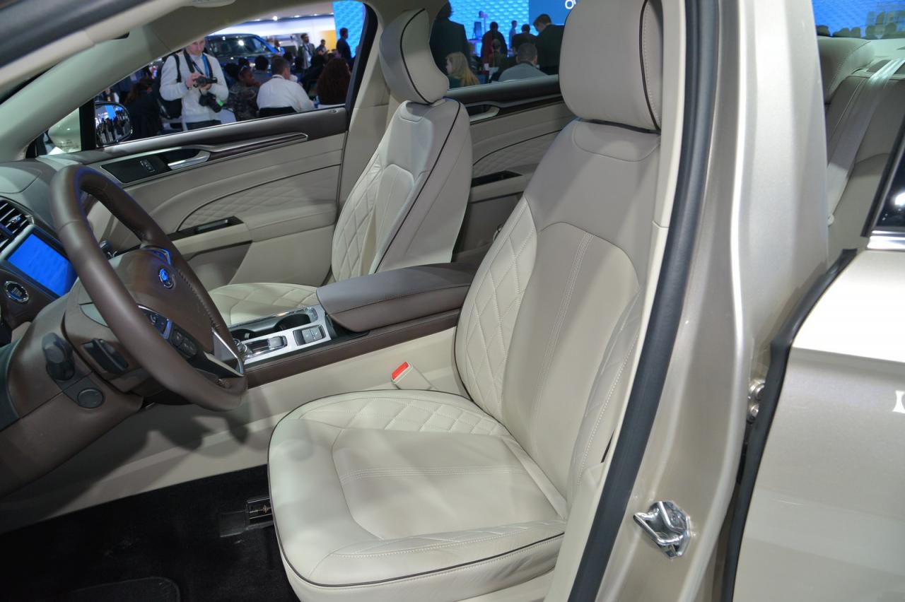2017 Ford Fusion Naias Resim Galerisi