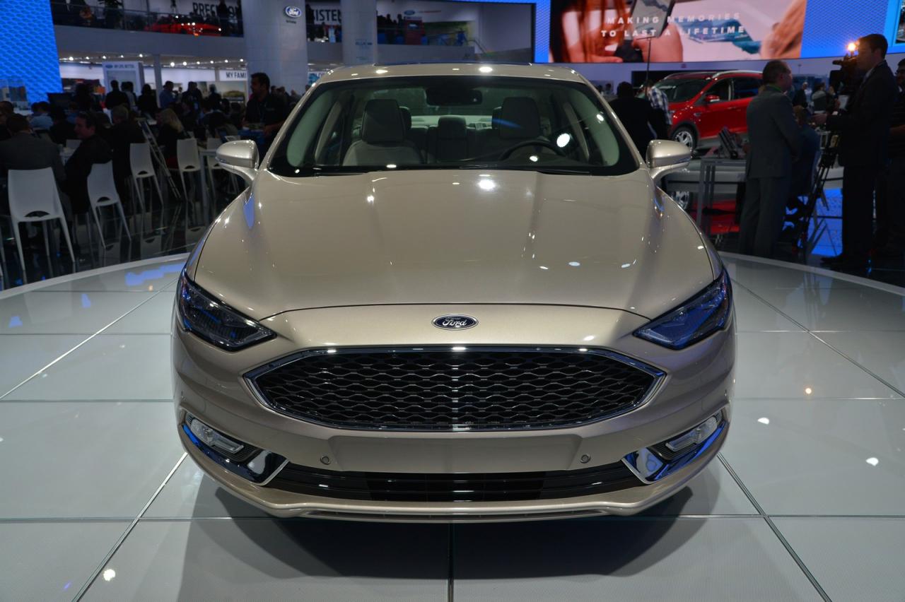 2017 Ford Fusion Naias Resim Galerisi