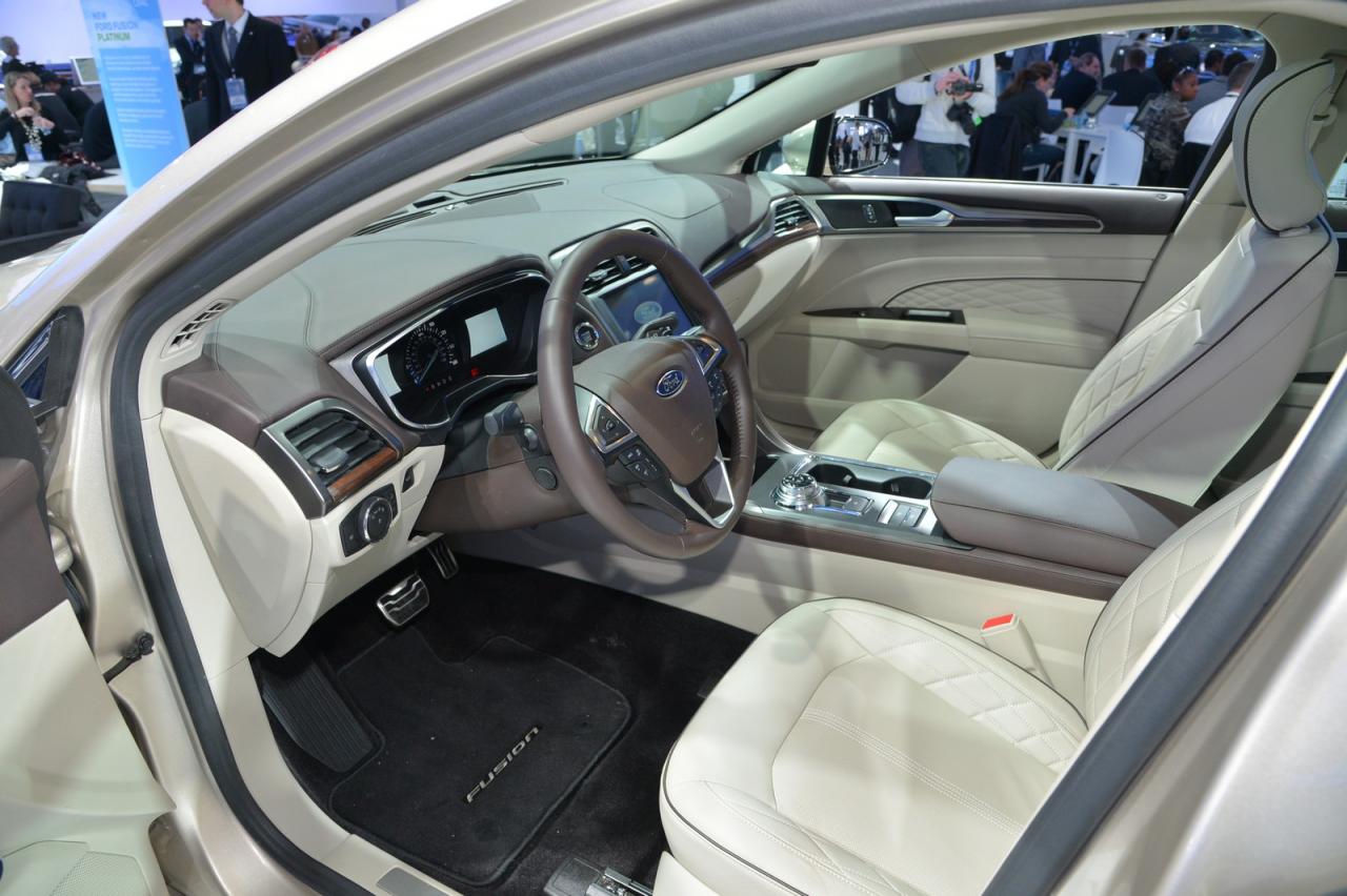 2017 Ford Fusion Naias Resim Galerisi